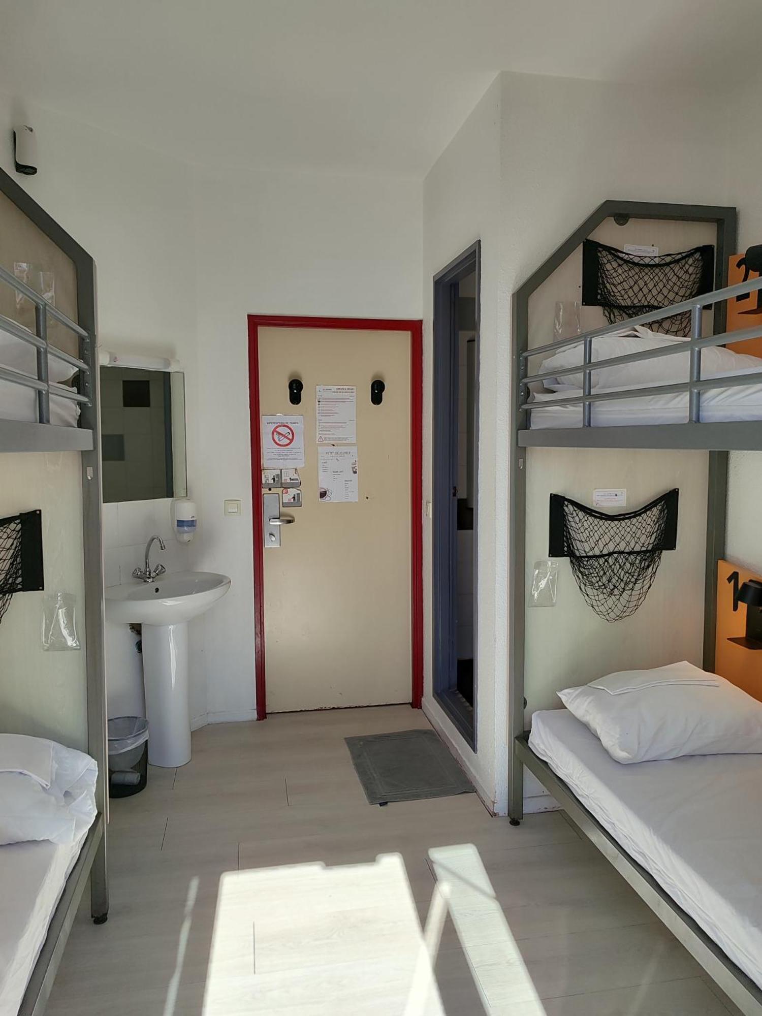 Auberge De Jeunesse Hi Nice Les Camelias מראה חיצוני תמונה